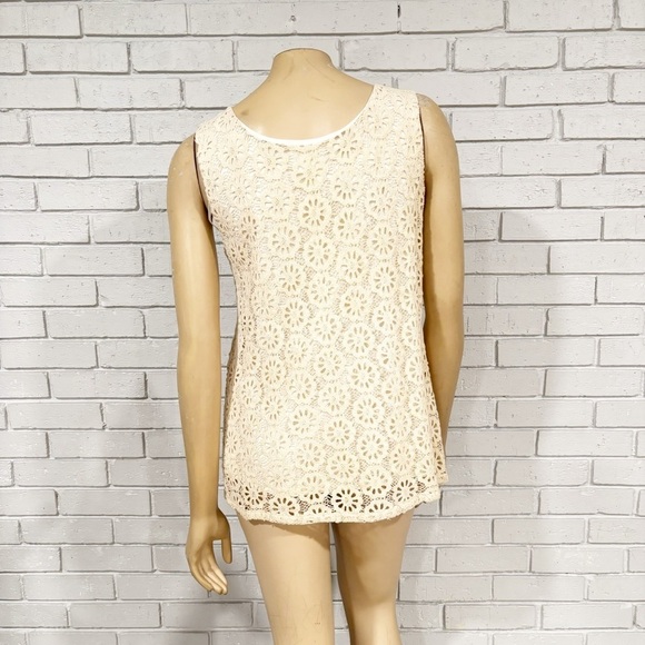 MM Coutoure Lace Detail Shell with Pearl Detail - Picture 2 of 5